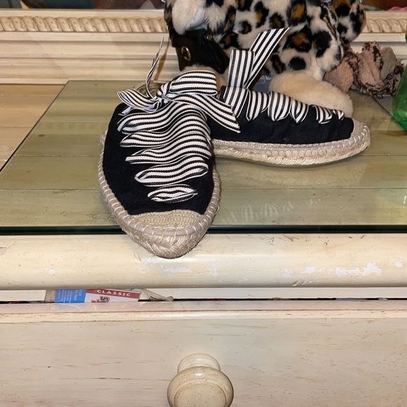 Saks fifth avenue black tie up slides - Picture 3 of 6